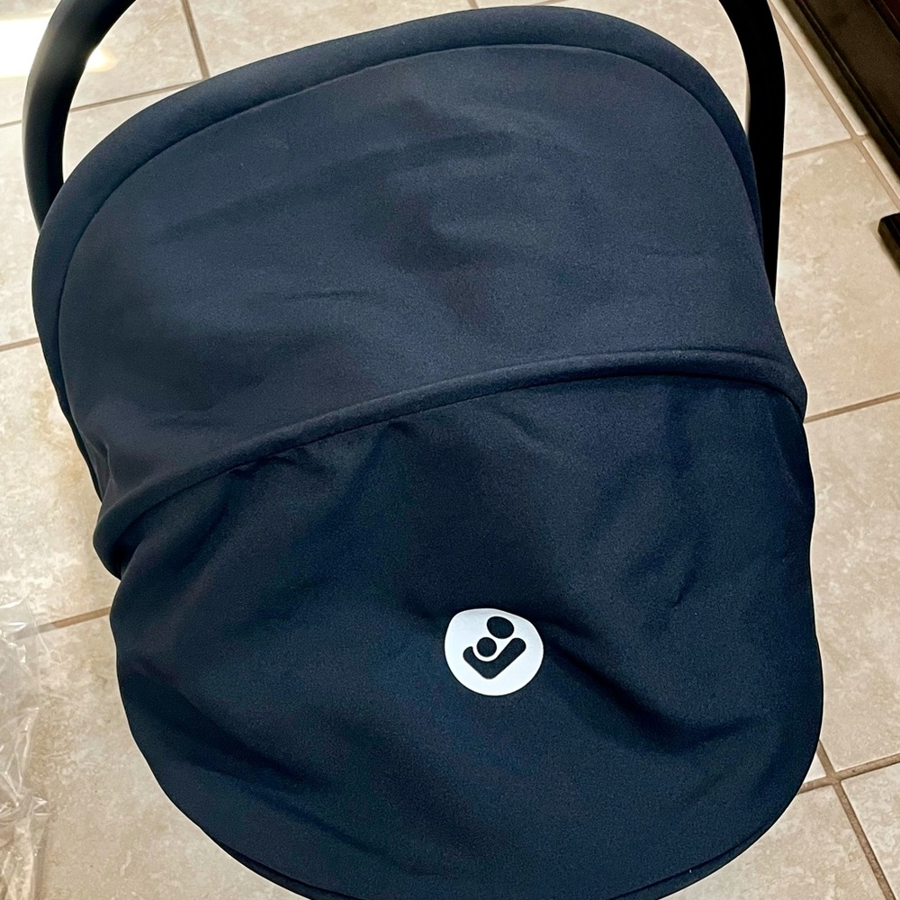 Maxi-Cosi Infant Coral XP Car Seat, Base & Strap